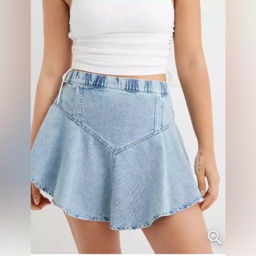 Aerie Denim Circle Mini Skirt Small Light Wash Flare High Rise Elastic Waist